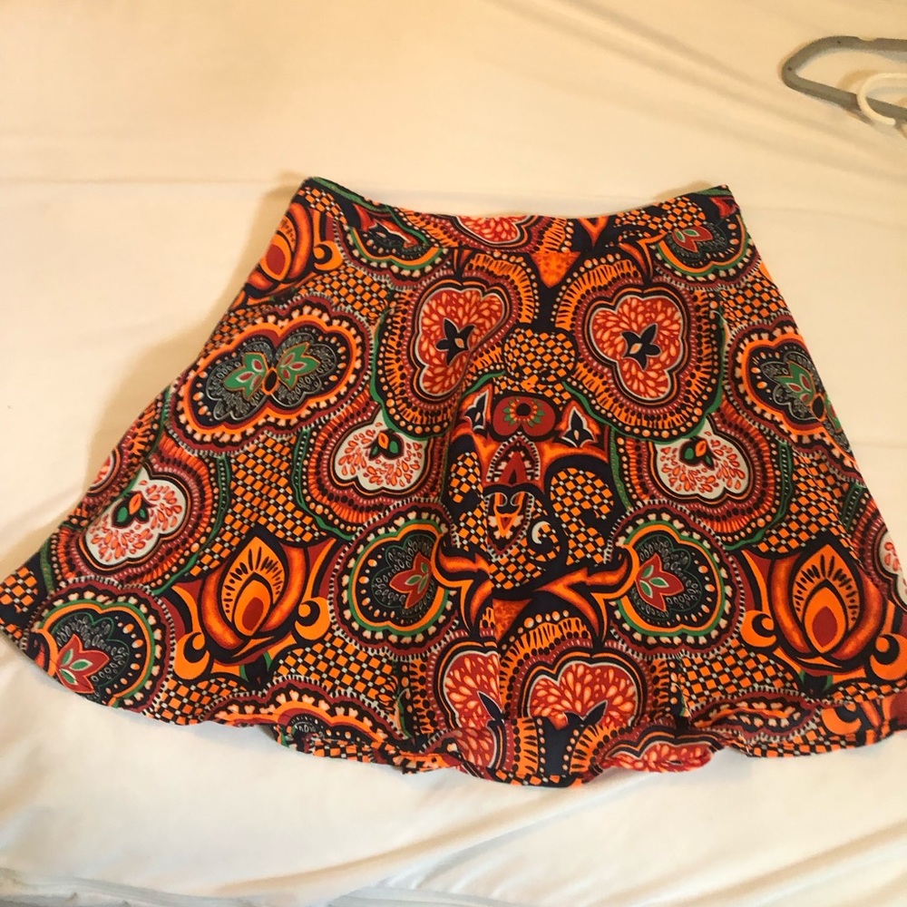 Mid thigh skirt